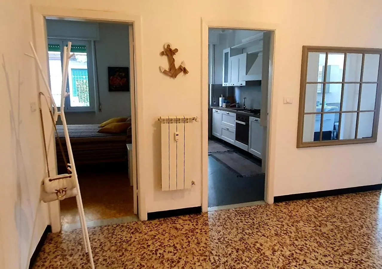 Chiavari Beach 0*,  İtalya