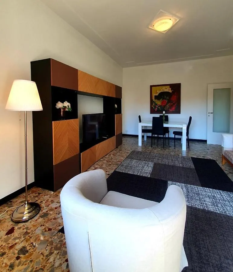Chiavari Beach 0*,  İtalya